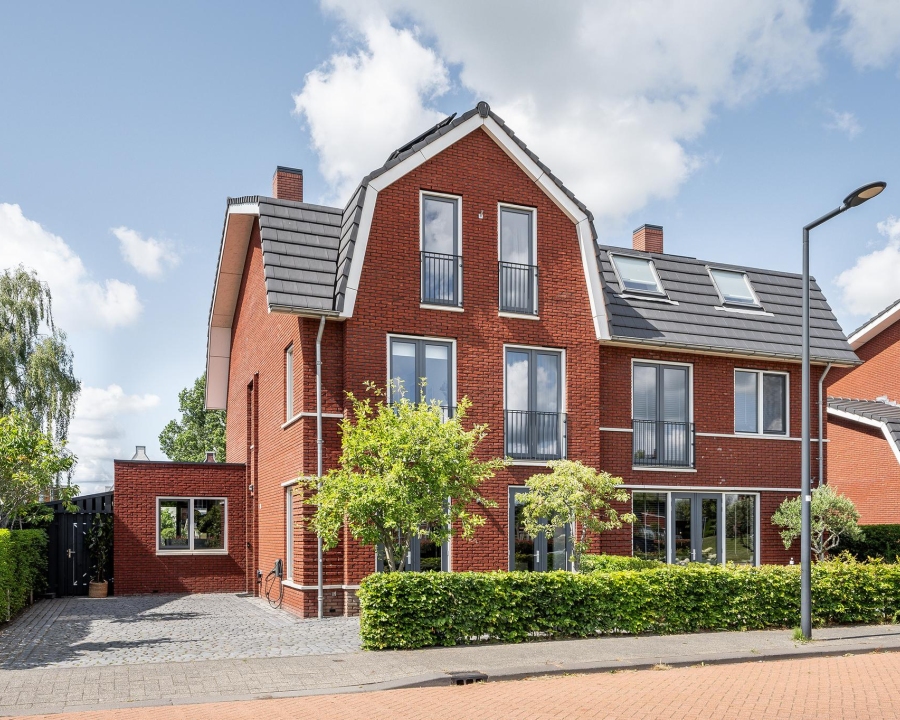 Louis Aragonplein 46